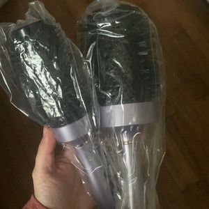 2 monat styling brushes